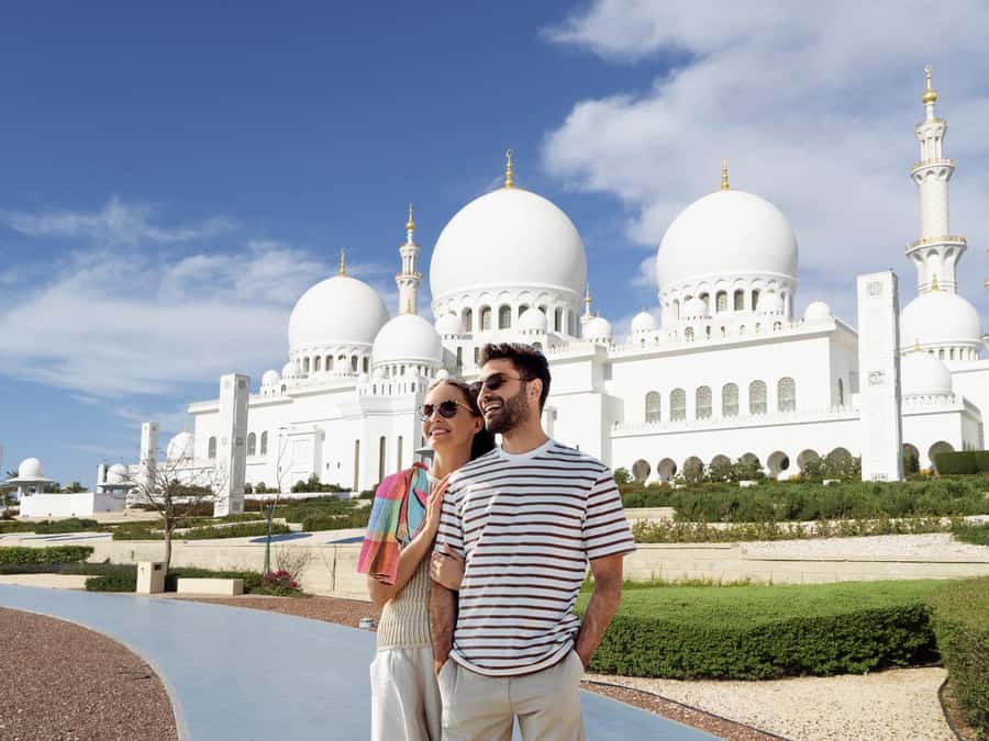 2-Day City Tour: Dubai & Abu Dhabi + Yacht Experience - Palace views, towers, and the Abu Dhabi skyline