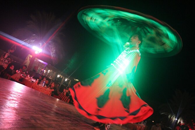 4x4 Desert Safari Abu Dhabi with BBQ Dinner - Belly dancing and Tanura performances
