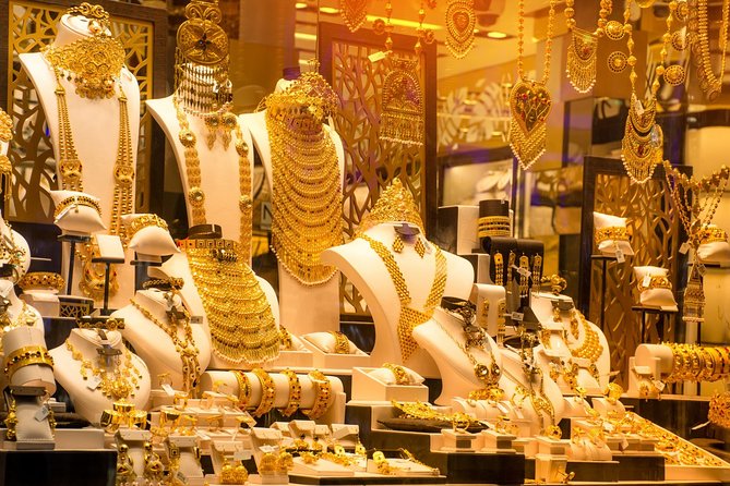 8 Hrs. Full Day Vehicle within Dubai/Abu Dhabi - Dates Market and a useful local connection