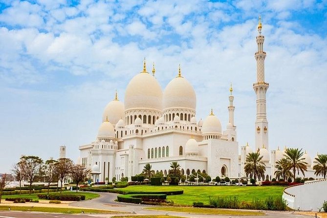 Abu Dhabi City Sightseeing Tour From Dubai - Emirates Palace from the outside