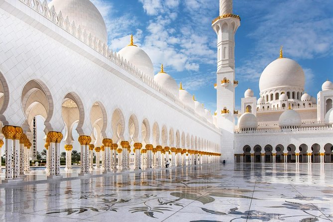 Abu Dhabi city tour & desert safari from Dubai - Sheikh Zayed Grand Mosque: the day’s main event