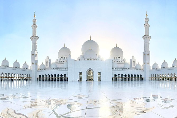 Abu Dhabi City Tour, Emirates Palace, Grand Mosque, Louvre Museum - Why the Grand Mosque deserves the extra time