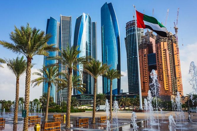 Abu Dhabi City Tour, Emirates Palace, Grand Mosque, Louvre Museum - The Corniche shows Abu Dhabi at street level