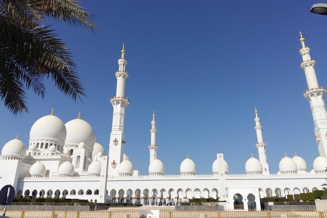 Abu Dhabi City Tour from Dubai - Full-Day Tour - Emirates Palace and Etihad Towers in quick succession