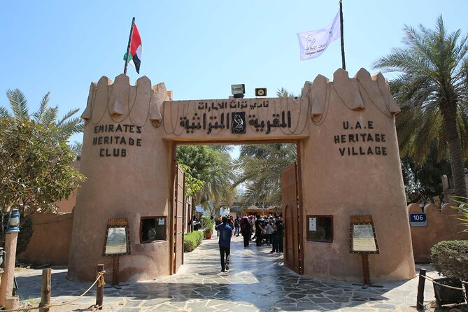 Abu Dhabi City Tour from Dubai: Qasr Al Watan, Emirates Palace, Mosque - How the day feels in practice