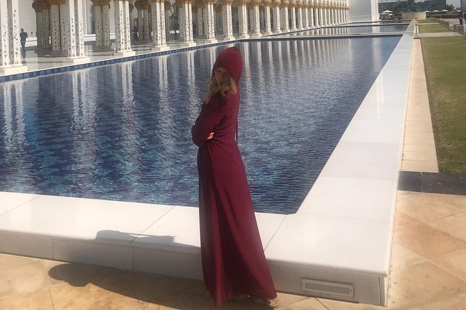 Abu Dhabi City Tour (Grand Mosque & Qasr Al Watan) - The Dates Market adds a useful local pause