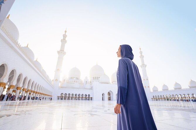 Abu Dhabi city tour with Entry ticket to Louvre Museum from Abu Dhabi - The dates market: a short taste of local food culture