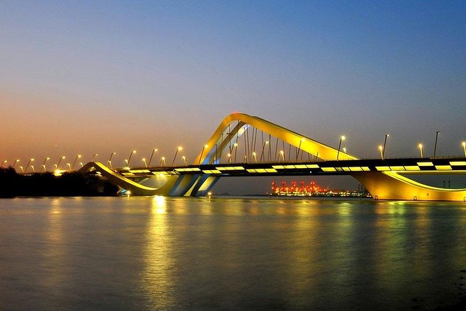 Abu Dhabi City Tour with Ferrari Park - What the guides and vehicle add to the experience