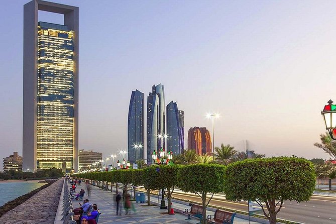 Abu Dhabi City Tour with Ferrari world & Buffet Lunch - What the guide can add to the day