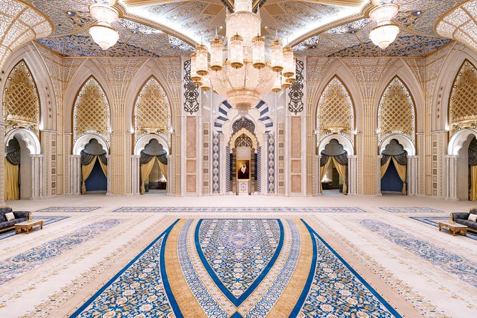 Abu Dhabi Day Tour From Dubai with Sheikh Zayed Grand Mosque - Yas Island and Ferrari World are photo stops