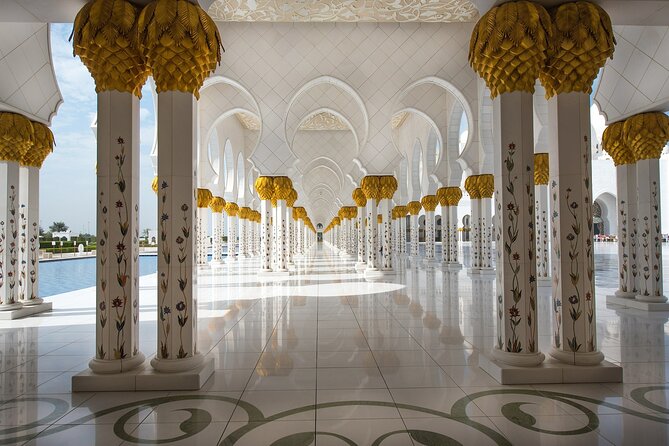 Abu Dhabi Day Tour with Qasr al Watan - Qasr al Watan: the main included palace visit