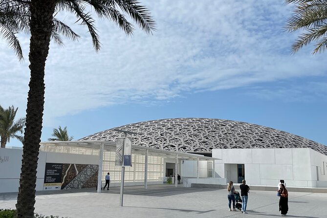 Abu Dhabi Full Day Private Tour - Marina Mall lunch and the Emirates Palace exterior