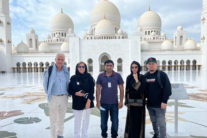 Abu Dhabi Guided City Tour With Ferrari World Tickets From Dubai - Twenty minutes at Emirates Palace