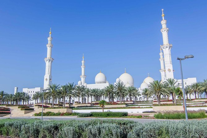 Abu Dhabi Half-Day City Highlights Tour from Abu Dhabi - Seeing Sheikh Zayed through the Zayed Centre