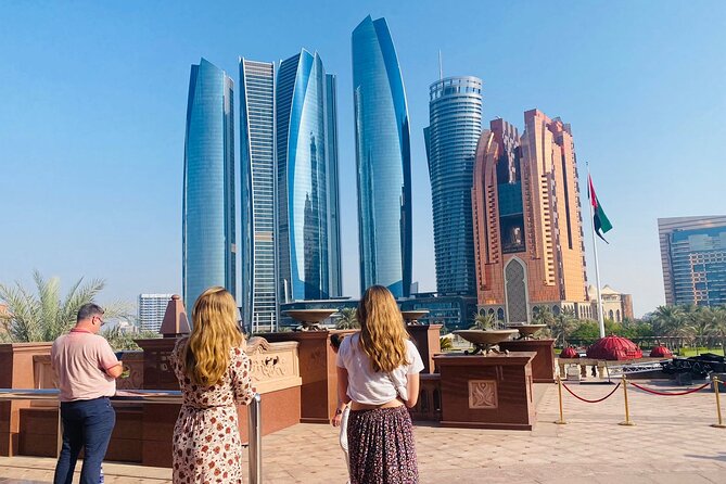 Abu Dhabi Half Day City Tour Sharing Experience - How the guides shape the experience