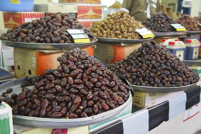 Abu Dhabi Half Day City Tour - The dates market is best for shoppers