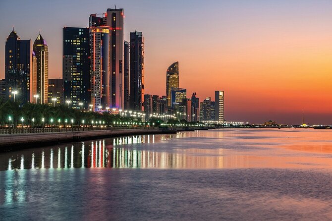 Abu Dhabi Highlights Day Trip from Dubai - Marina Mall: lunch, air-conditioning, and a practical pause
