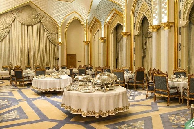 Abu Dhabi Sheikh Zayed Grand Mosque, Louvre, Qasr Al Watan Palace - What the Private Format Really Gives You