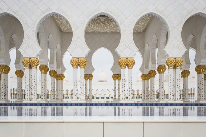 Abu Dhabi Sheikh Zayed Grand Mosque Private Tour - Clothing rules you should take seriously