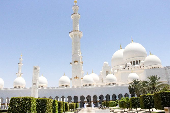 Abu Dhabi Sightseeing Tour from Dubai - Corniche photographs and Abu Dhabi’s waterfront