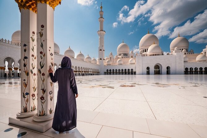 Abu Dhabi Sightseeing Tour in Private Vehicle - Sheikh Zayed Grand Mosque: give the first hour your attention