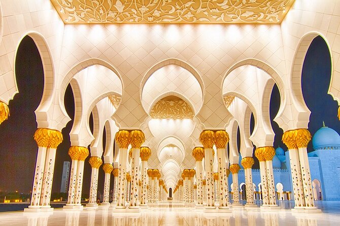 Abu Dhabi Tour Full-Day from Dubai small group with Grand Mosque - Yas Island and Ferrari World from the outside