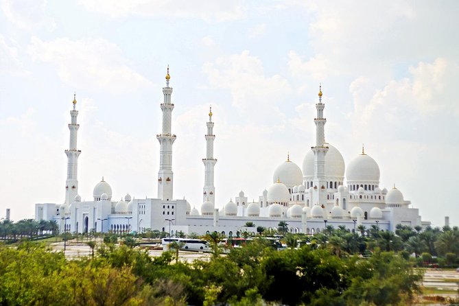 Abu Dhabi Tour: Grand Mosque, Heritage Village, Emirates Palace & Qasr Al Watan - Sheikh Zayed Grand Mosque gets the proper amount of time
