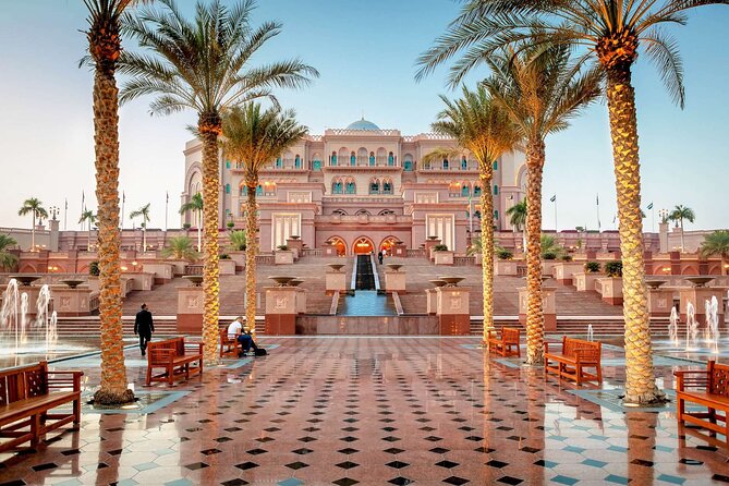 Abu Dhabi Tour in Private 4x4 with Grand Mosque, Louvre & Ferrari - Emirates Palace: a brief luxury stop