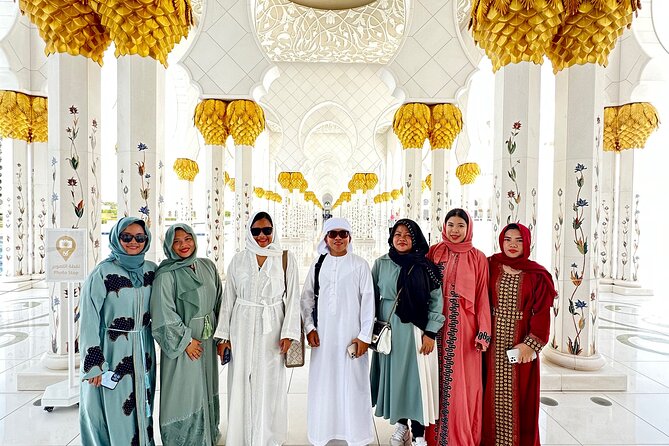 Abu Dhabi Tour with Sheikh Zayed Grand Mosque Visit - A short stop at the Abu Dhabi Dates Market