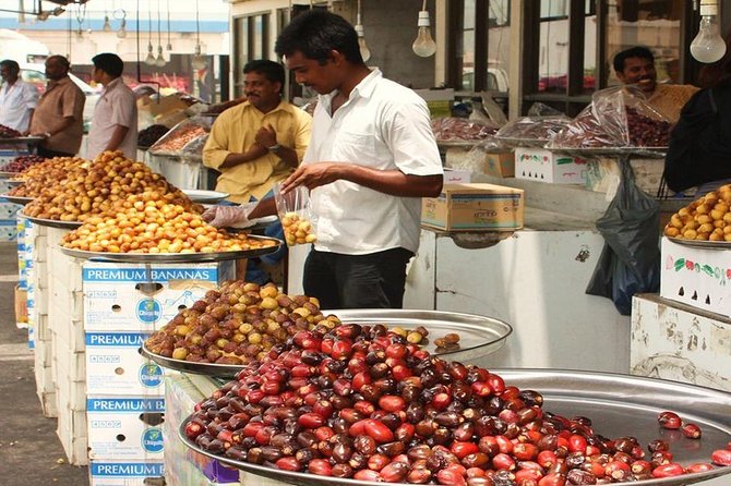 Advance Full Day Abu Dhabi City Tour - What the guides add to the experience