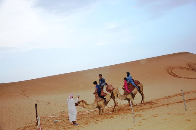 Al Ain Desert Safari with Buffet Dinner - Guides and the human side of the trip