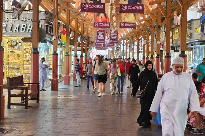 Authentic Dubai Tour: Al Fahidi, Souks, Abra & Landmarks drive - Gold Souk: a short look at Dubai’s trading culture
