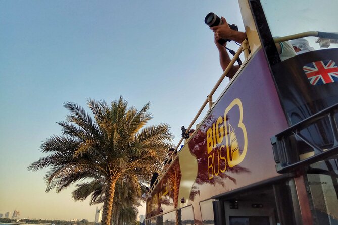 Big Bus Dubai Open Top Night Tour - Commentary, guides, and the language choice