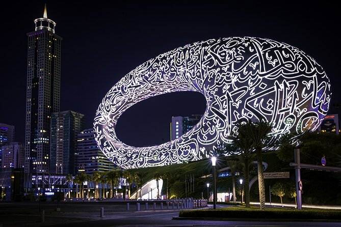 Big Bus Dubai Open Top Night Tour - Is the open top comfortable at night?