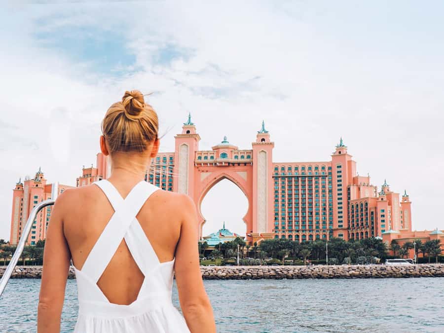 Burj Al Arab: 2-Hour Yacht Tour with BBQ Dinner - Why the evening cruise works so well