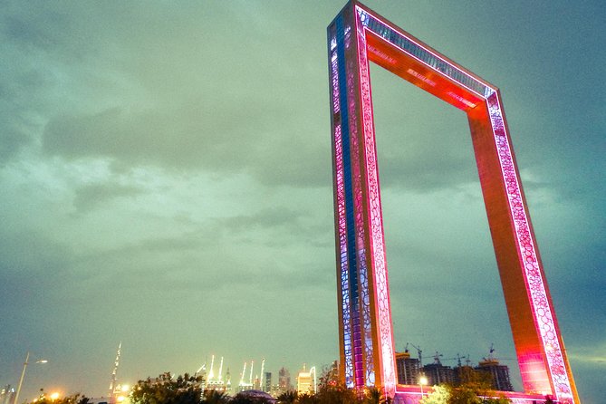 Combo Dubai Frame and Desert Safari with Dinner - BBQ dinner and entertainment finish the safari