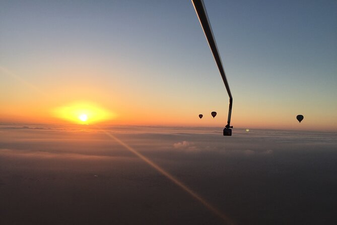 Deluxe Hot Air Balloon Ride with Breakfast & Flight Falcon Show - The 45 to 60 minute flight above the dunes