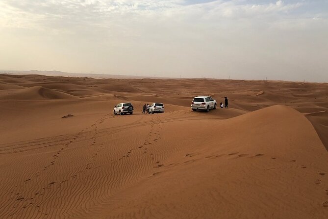 Desert Safari Dubai - Arabic costumes, henna, and the camp atmosphere
