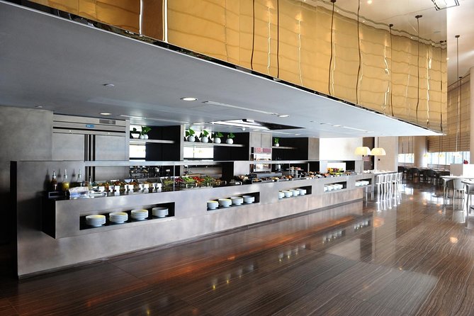 Dining Experience at Armani Hotel Burj Khalifa Dubai - Food, Drinks, and the Friday Seafood Night