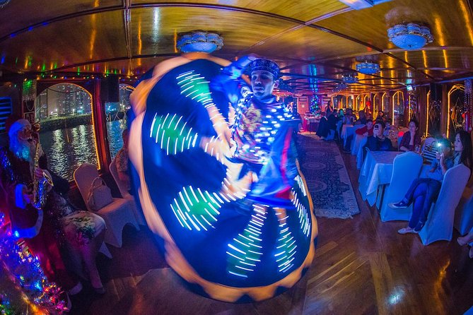 Dinner Cruise in Dubai Marina onboard Alexandra Dhow - Who should book the Dhow Alexandra cruise?