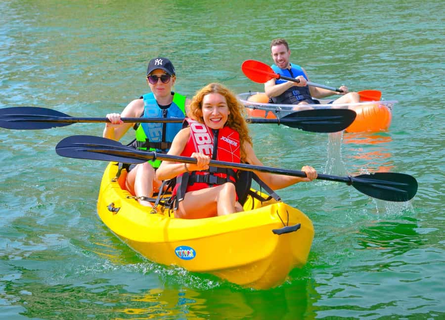 Dubai: 1-hour Kayaking or Stand Up Paddle at Dukes The Palm - Choosing between a single kayak, double kayak, and stand-up paddle