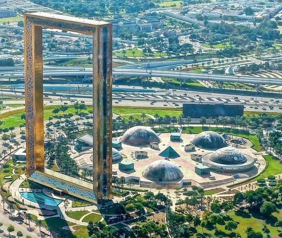 Dubai: 12-Min Helicopter Adventure Above The Palm - What the pilot and commentary add