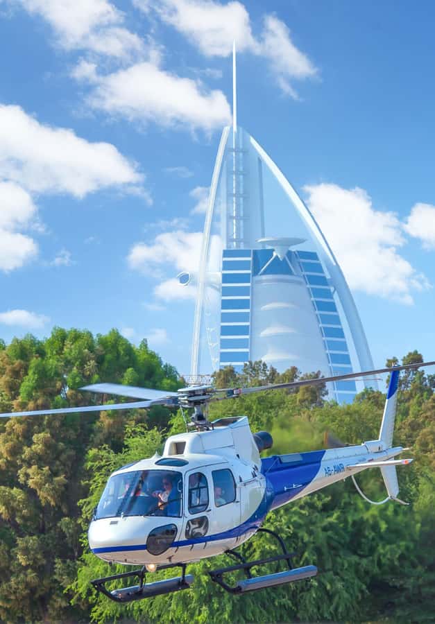 Dubai: 22-Minute Helicopter Flight - Umm Suqeim and the first look at Dubai’s coast
