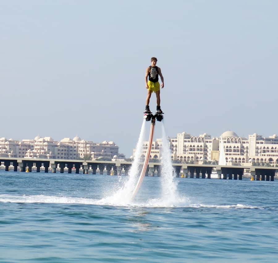 Dubai: 30-Min Flyboard Beginner Session at The Palm Jumeirah - From wobbling to simple tricks