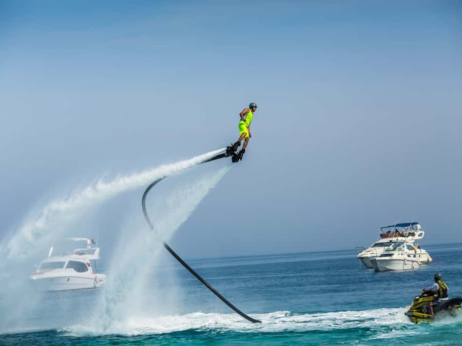 Dubai: 30-Min Flyboard Beginner Session at The Palm Jumeirah - The equipment and safety setup