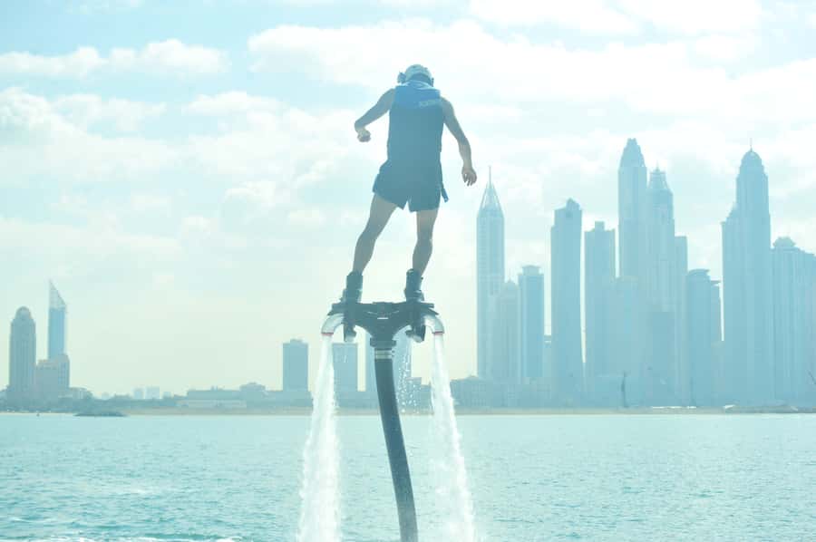 Dubai: 30-Min Flyboard Beginner Session at The Palm Jumeirah - The role of the instructor