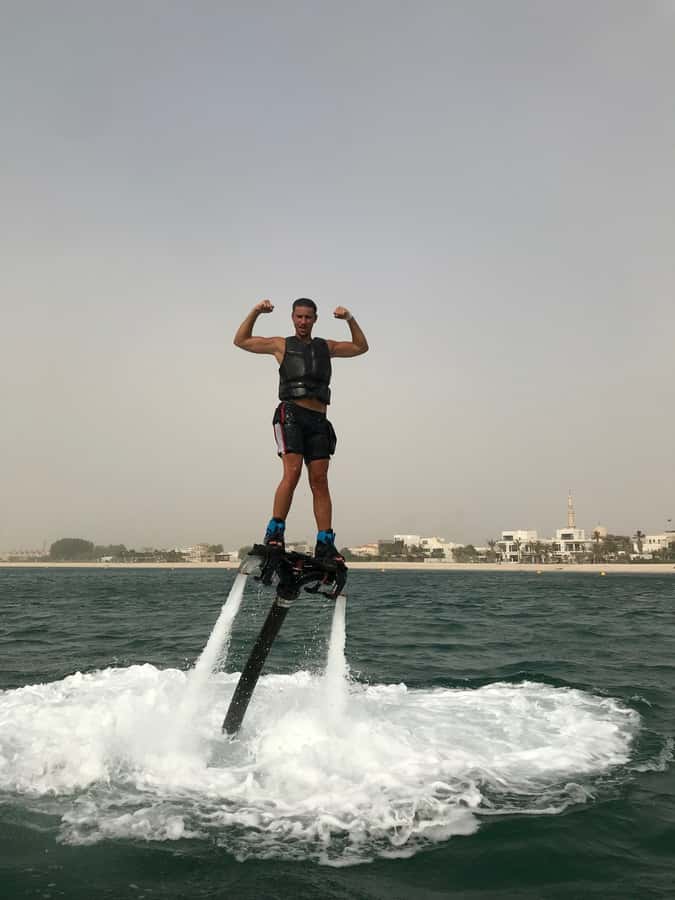 Dubai: 30–Minute Flyboard Experience - Taking turns on the water