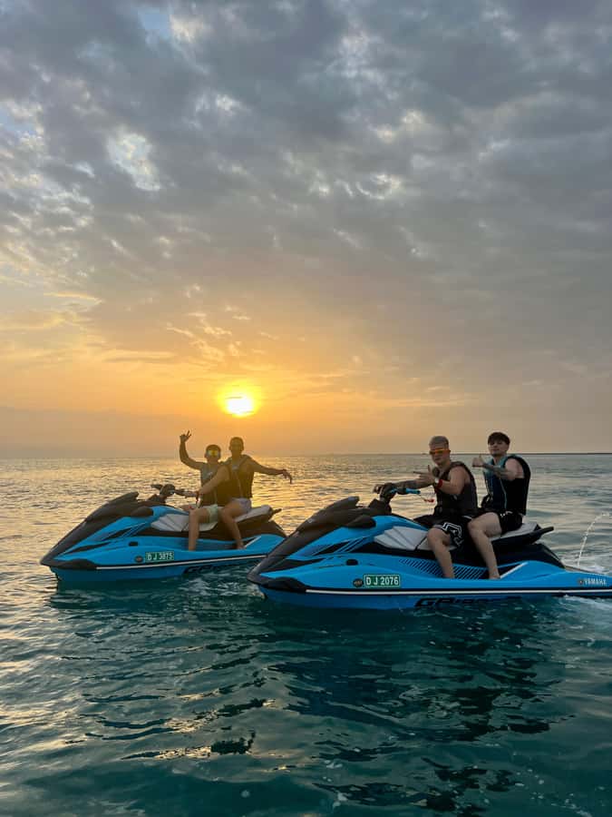 Dubai: 30-Minute Jetski Tour - Riding out from Jumeirah 4 harbor