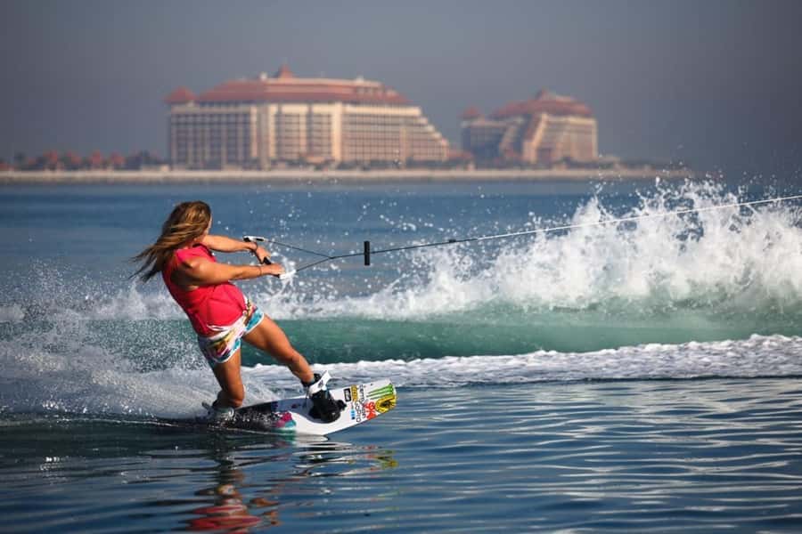 Dubai: 45Min Wakeboarding Experience - Coaching, safety, and the first few minutes