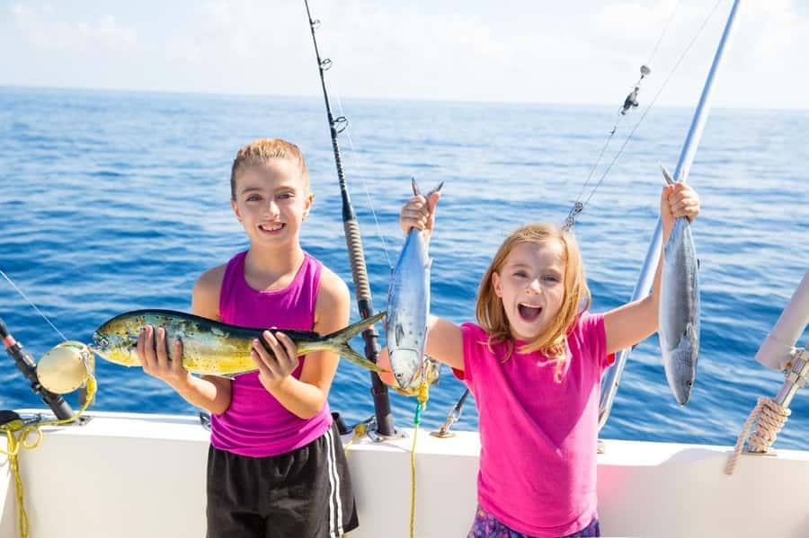 Dubai: 5 Hours Deep Sea Fishing - What the 36-foot boat provides